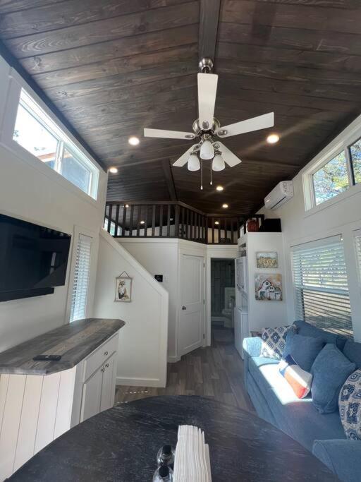 Fox Hollow - Tiny Home With Cypress Creek Access, Park Like Setting Wimberley Exterior foto